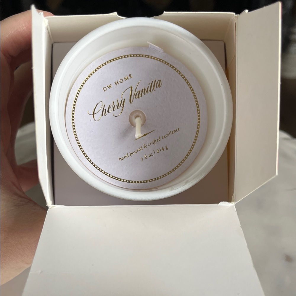 DW Home Cherry Vanilla Candle w/Box - NWT - Picture 3 of 4